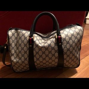 100% Authentic Gucci Vintage Boston  Doctors Bag.